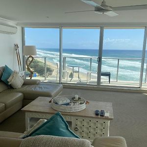 Two-Bedroom Apartment Sea View